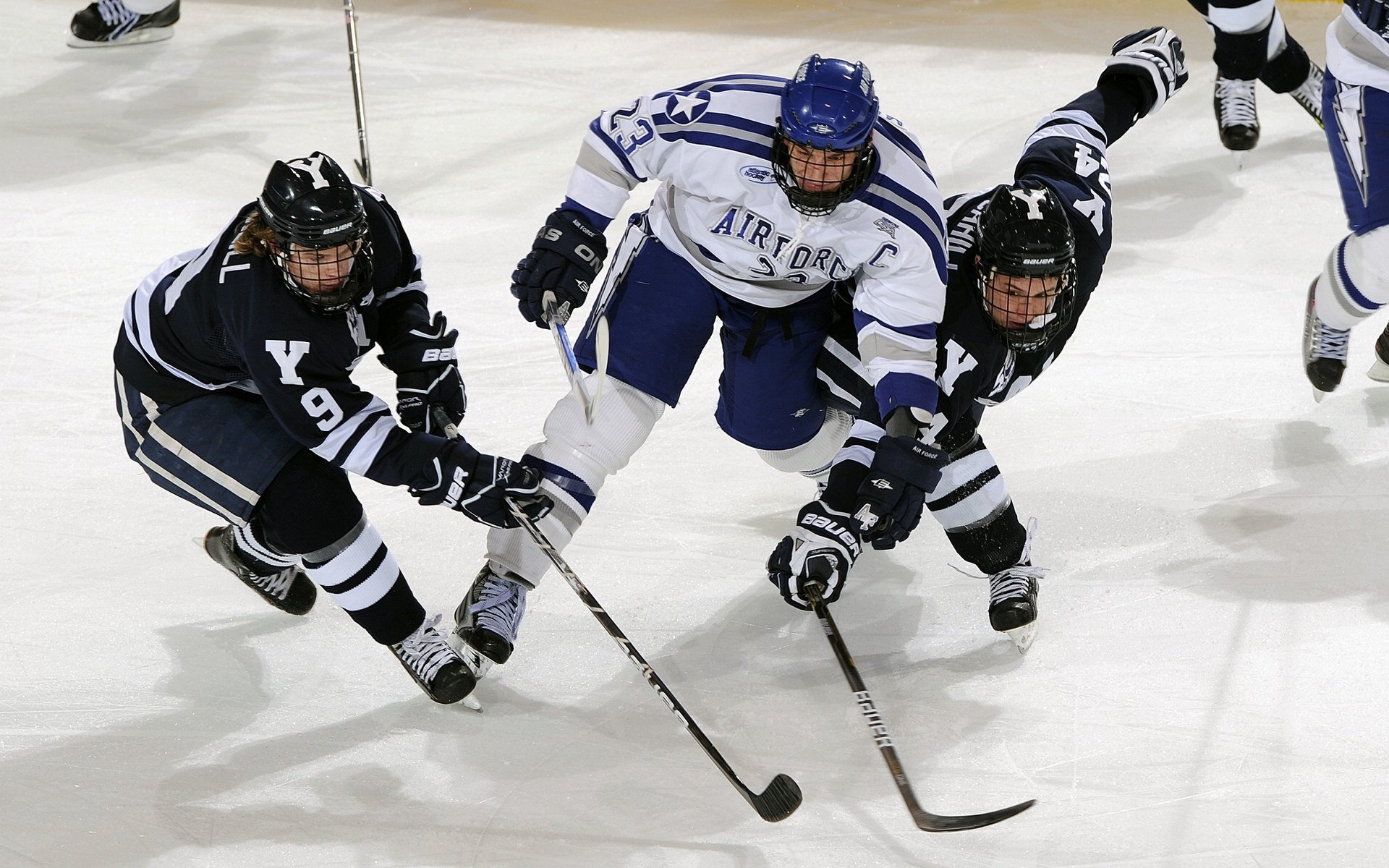 麦肯齐：凭借精准的踢球和灵活的突破，他成为全黑队进攻的核心